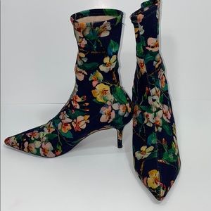 Flower print multicolor ankle heel boots